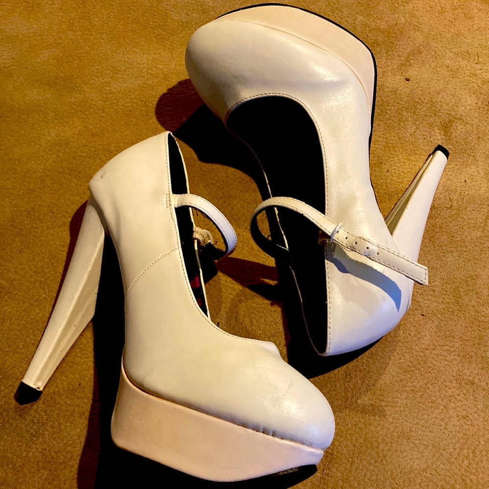 Hot topic sexy white heels size 10